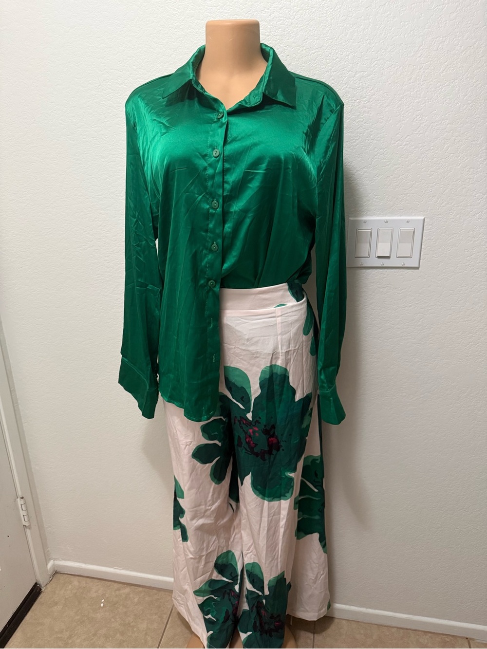 Emerald Green Women's Skirt - Brand Unspecified